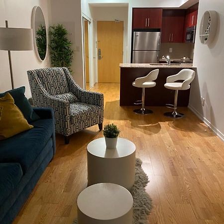 Toronto Cn Tower Maple Leaf Square Luxurious 2 Bedroom Condo Luaran gambar