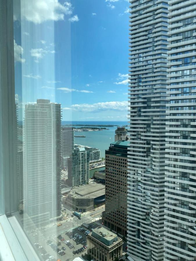 Toronto Cn Tower Maple Leaf Square Luxurious 2 Bedroom Condo Luaran gambar
