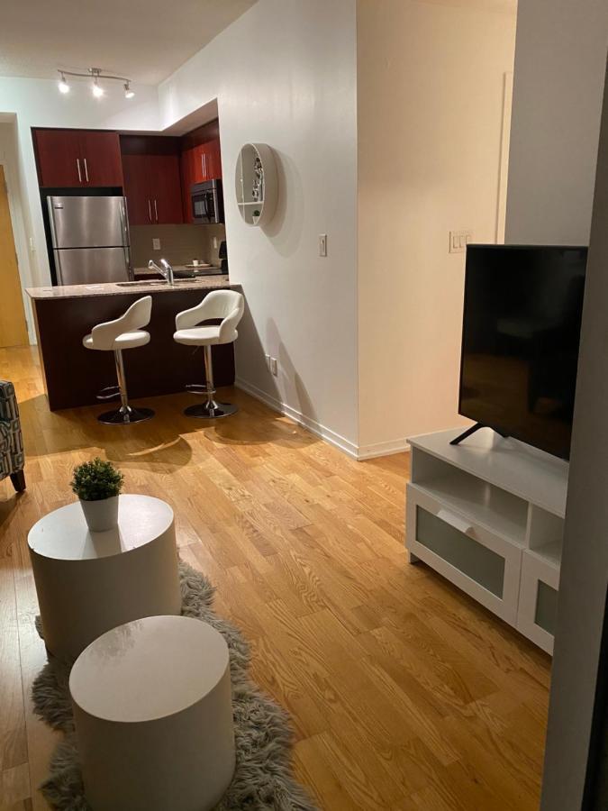 Toronto Cn Tower Maple Leaf Square Luxurious 2 Bedroom Condo Luaran gambar